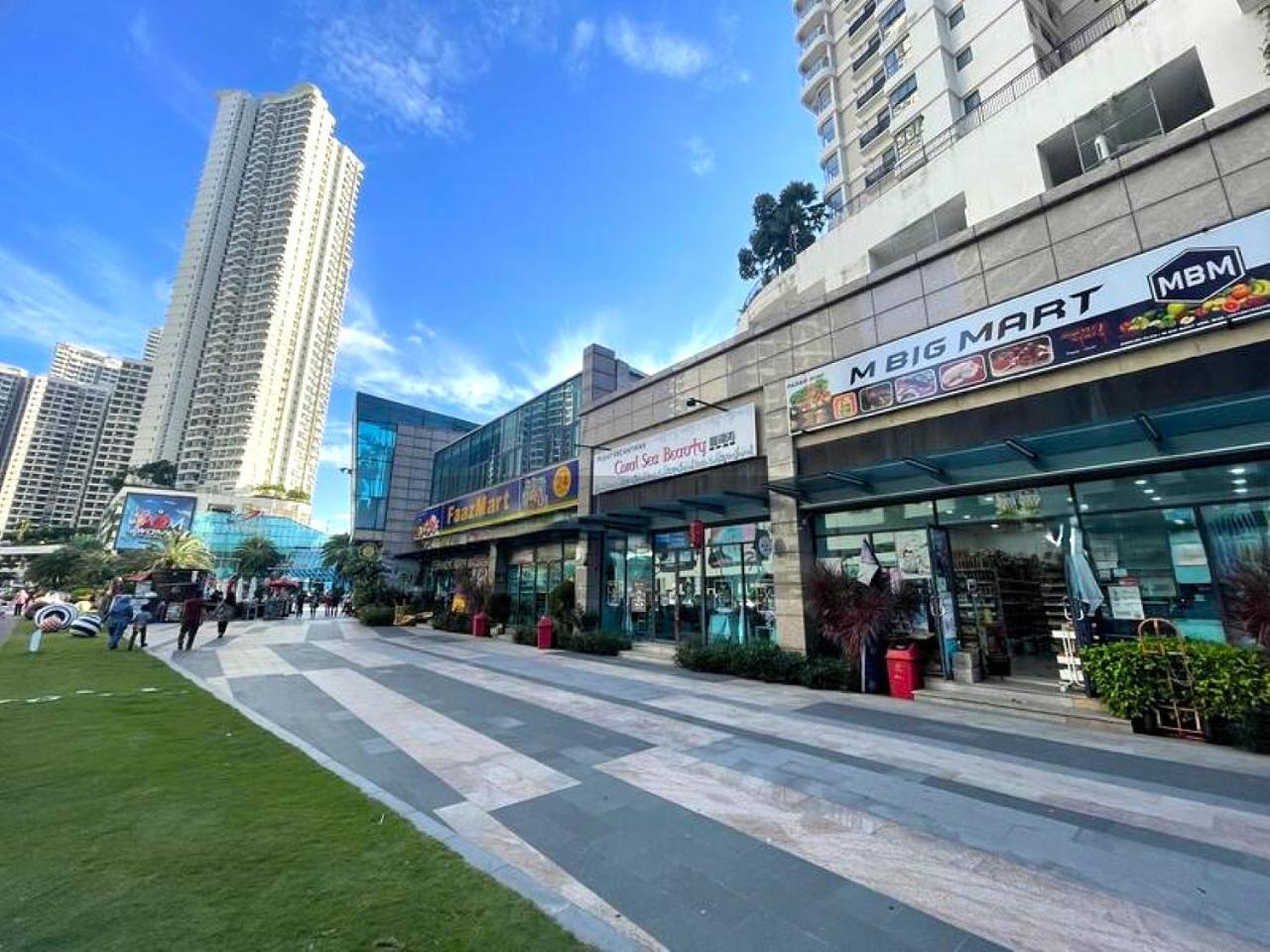 Royal Country Garden Danga Bay